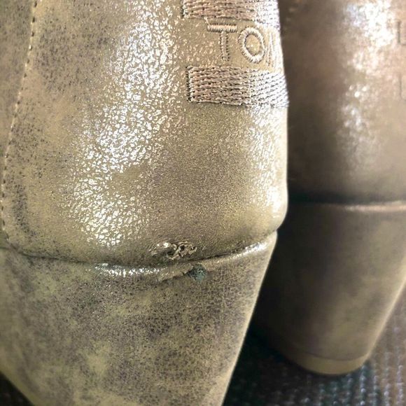 Toms Metallic Wedge, Size 7.5 - Picture 4 of 6
